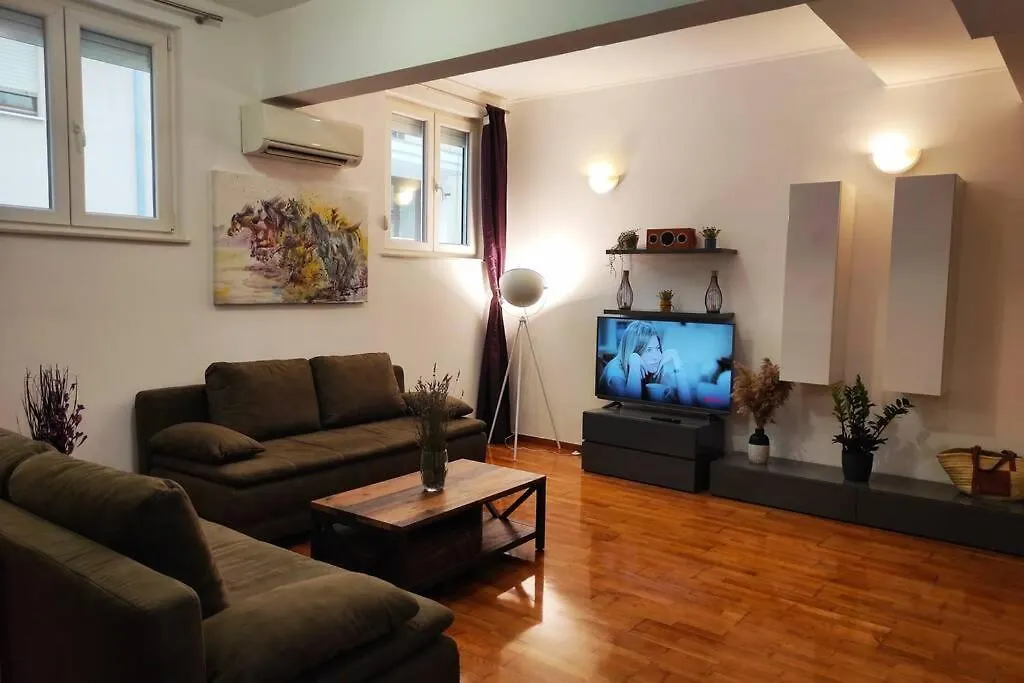 Spacious Apartment Near City Center And The Beach Split