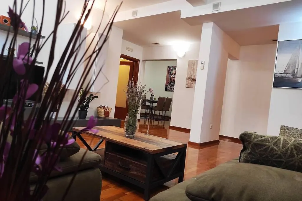 Spacious Apartment Near City Center And The Beach Split 0*,
